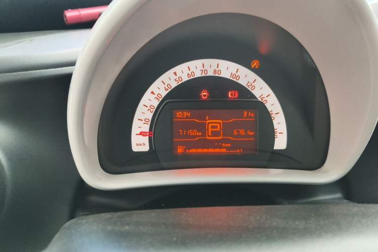 Used smart fortwo 2015 1.0L 52 kW hardtop Dynamic version Instrument Cluster