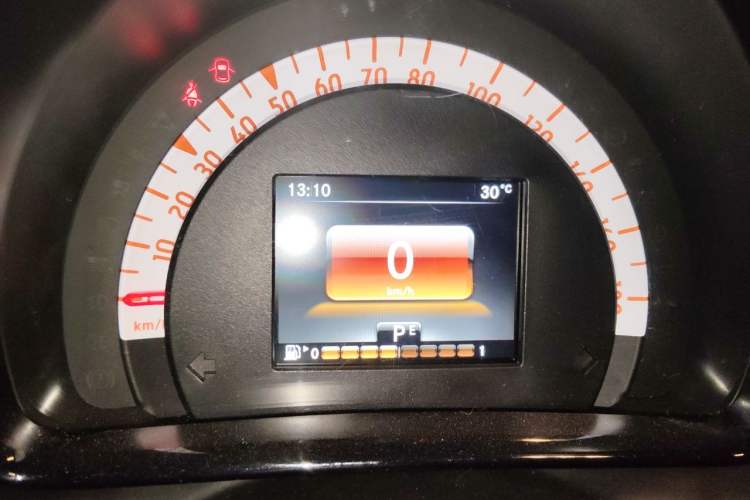 Used smart fortwo 2015 1.0L 52 kW Hardtop Passion Edition Instrument Cluster