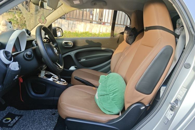 Used smart fortwo 2015 1.0L 52 kW hardtop Dynamic version Left Front Seat