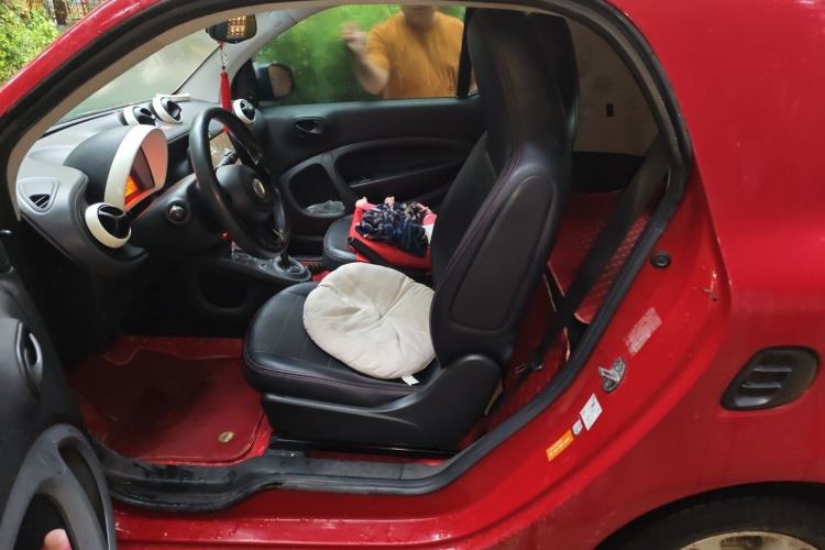 Used smart fortwo 2015 1.0L 52 kW hardtop Dynamic version Left Front Seat