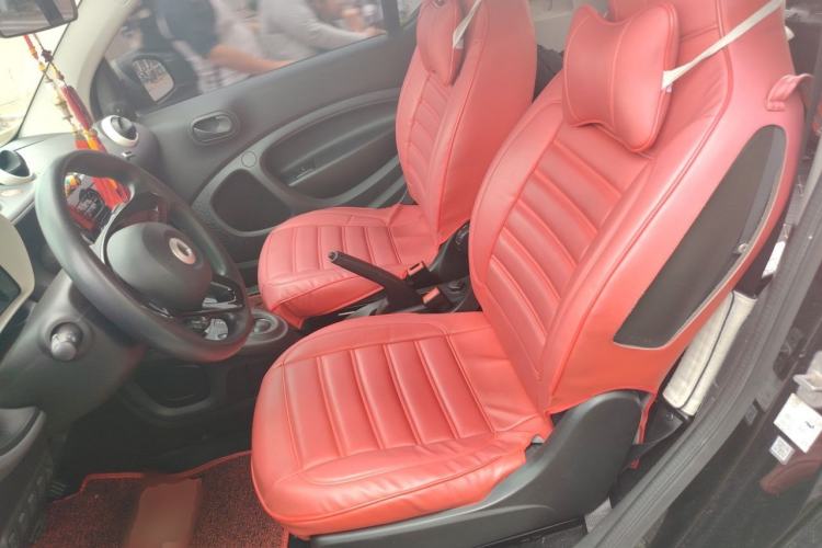 Used smart fortwo 2015 1.0L 52 kW hardtop Dynamic version Left Front Seat