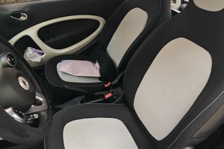 Used smart fortwo 2015 1.0L 52 kW Hardtop Passion Edition Left Front Seat
