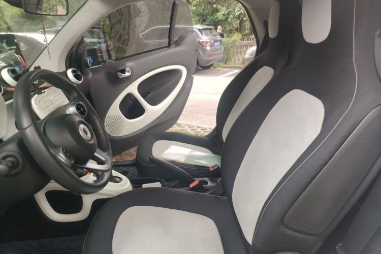 Used smart fortwo 2015 1.0L 52 kW Hardtop Passion Edition Left Front Seat