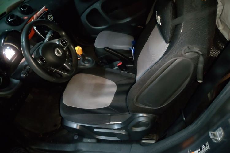 Used smart fortwo 2015 1.0L 52 kW Hardtop Passion Edition Left Front Seat