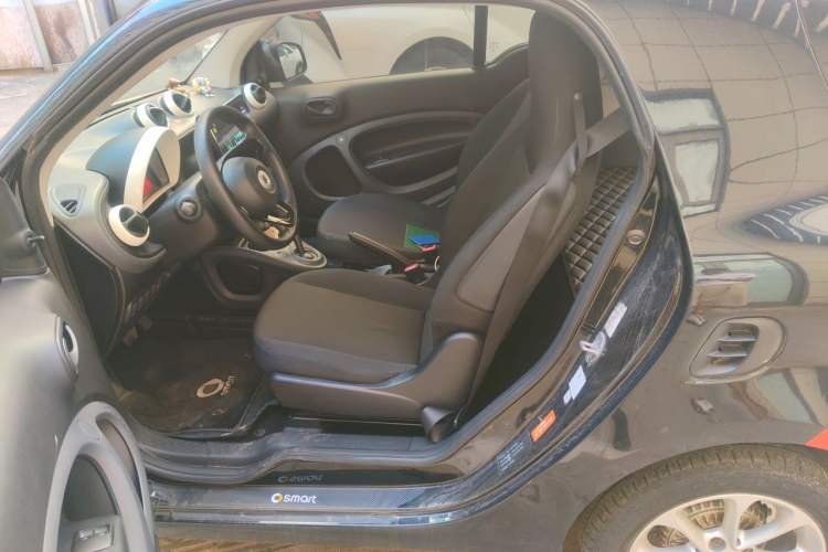 Used smart fortwo 2015 1.0L 52 kW hardtop Dynamic version Left Front Seat