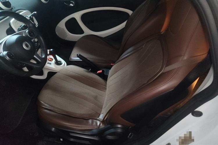 Used smart fortwo 2015 1.0L 52 kW Hardtop Passion Edition Left Front Seat