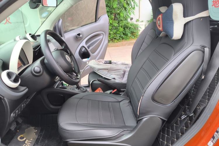 Used smart fortwo 2015 1.0L 52 kW hardtop Dynamic version Left Front Seat