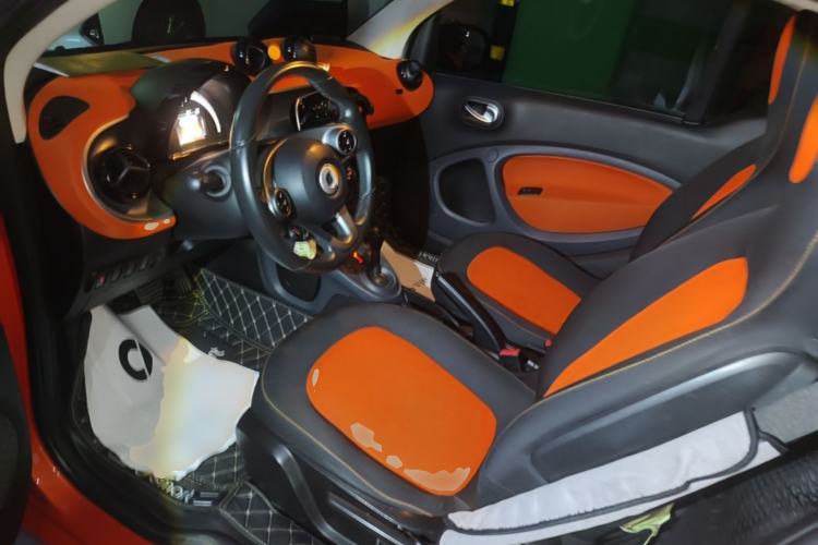 Used smart fortwo 2015 1.0L 52 kW Hardtop Passion Edition Left Front Seat