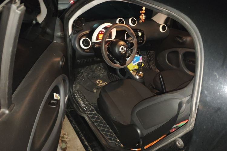 Used smart fortwo 2015 1.0L 52 kW hardtop Dynamic version Left Rear Seat