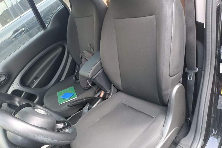 Used smart fortwo 2015 1.0L 52 kW hardtop Dynamic version Left Rear Seat