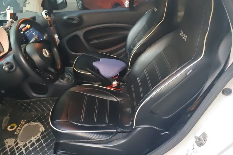 Used smart fortwo 2015 1.0L 52 kW hardtop Dynamic version Left Rear Seat