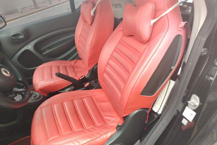 Used smart fortwo 2015 1.0L 52 kW hardtop Dynamic version Left Rear Seat