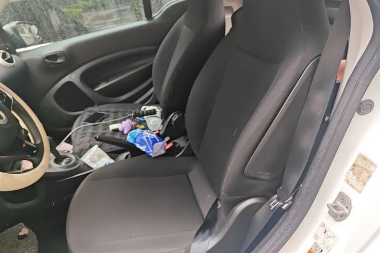 Used smart fortwo 2015 1.0L 52 kW hardtop Dynamic version Left Rear Seat