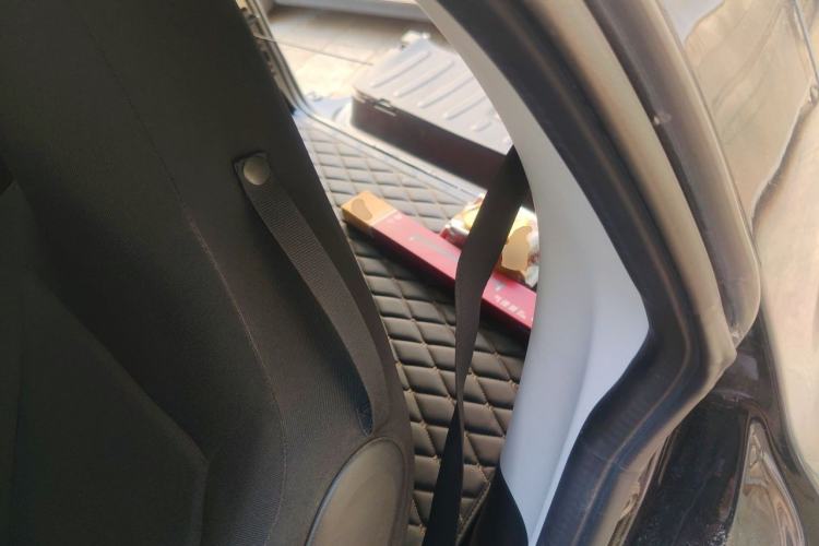 Used smart fortwo 2015 1.0L 52 kW hardtop Dynamic version Left Rear Seat