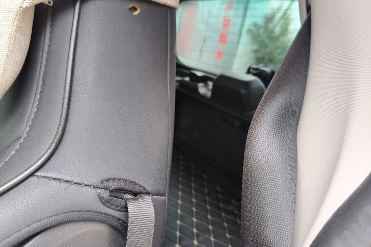Used smart fortwo 2015 1.0L 52 kW hardtop Dynamic version Left Rear Seat