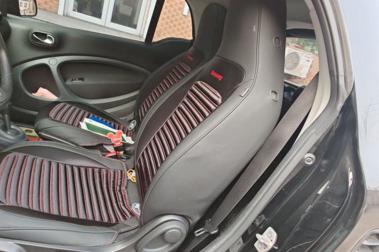 Used smart fortwo 2015 1.0L 52 kW Hardtop Passion Edition Left Rear Seat