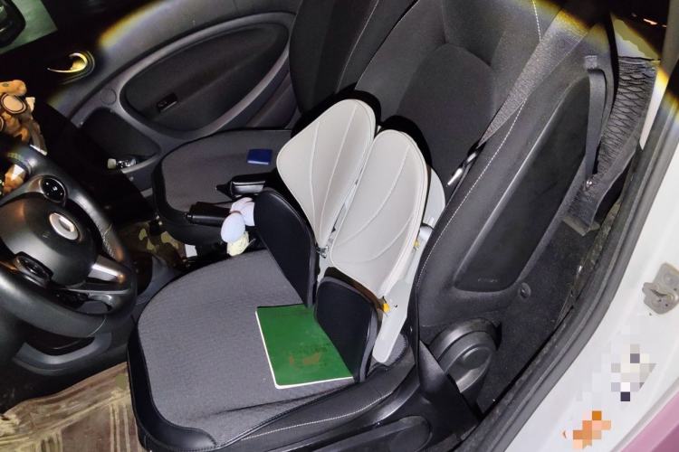 Used smart fortwo 2015 1.0L 52 kW Hardtop Passion Edition Left Rear Seat