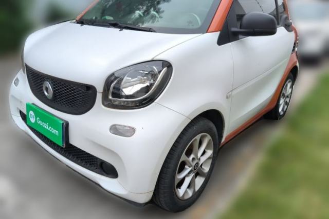 Used smart fortwo 2015 1.0L 52 kW hardtop Dynamic version
