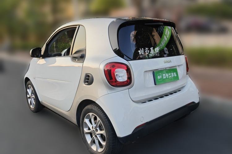 Used smart fortwo 2015 1.0L 52 kW hardtop Dynamic version Rear Left 45 Deg