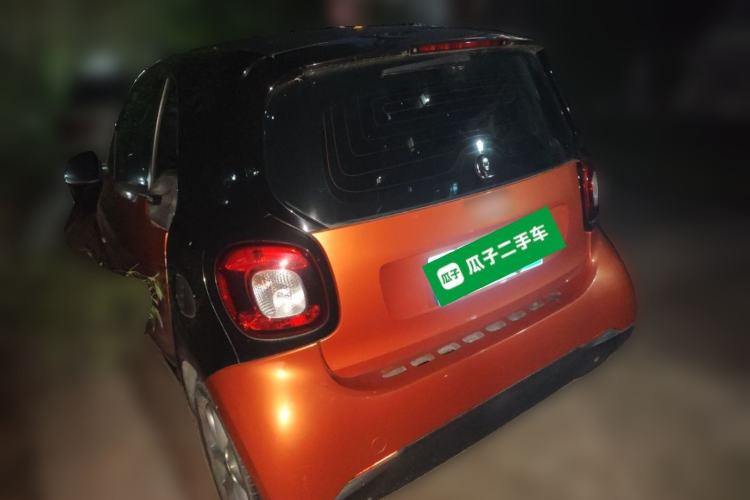 Used smart fortwo 2015 1.0L 52 kW hardtop Dynamic version Rear Left 45 Deg