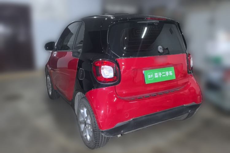 Used smart fortwo 2015 1.0L 52 kW hardtop Dynamic version Rear Left 45 Deg