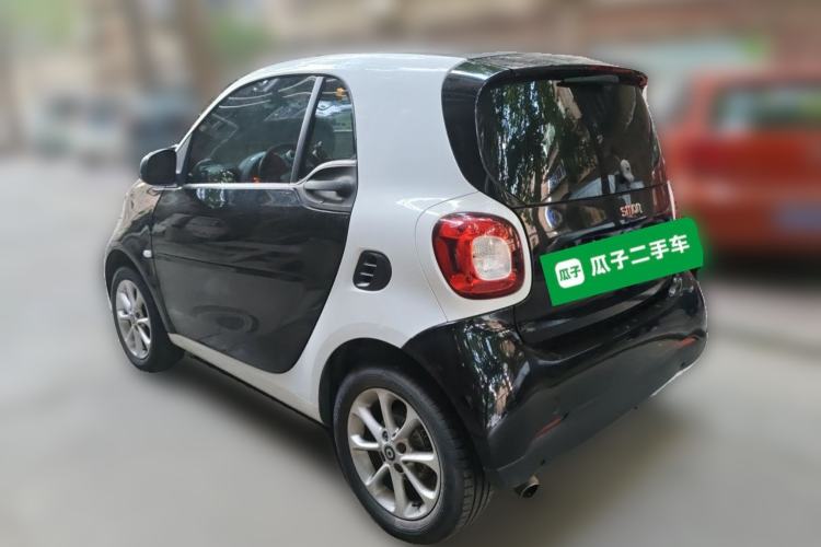 Used smart fortwo 2015 1.0L 52 kW hardtop Dynamic version Rear Left 45 Deg