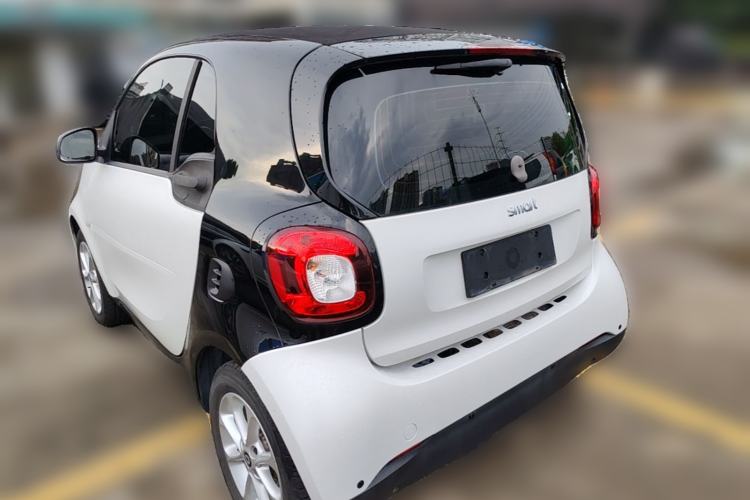 Used smart fortwo 2015 1.0L 52 kW hardtop Dynamic version Rear Left 45 Deg