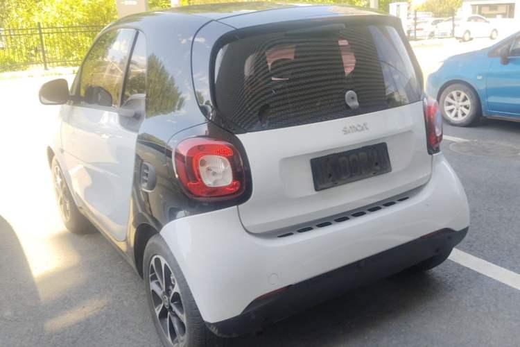 Used smart fortwo 2015 1.0L 52 kW Hardtop Passion Edition Rear Left 45 Deg