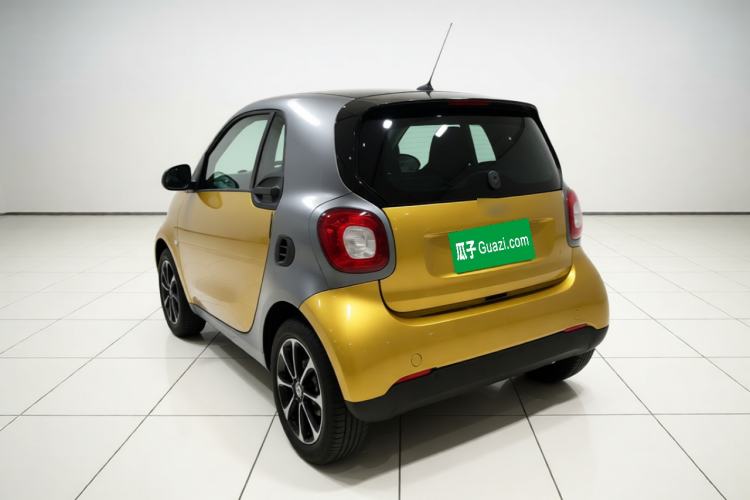 Used smart fortwo 2015 1.0L 52 kW Hardtop Passion Edition Rear Left 45 Deg