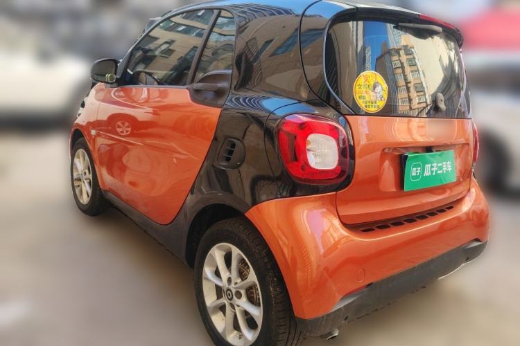 Used smart fortwo 2015 1.0L 52 kW hardtop Dynamic version Rear Left 45 Deg