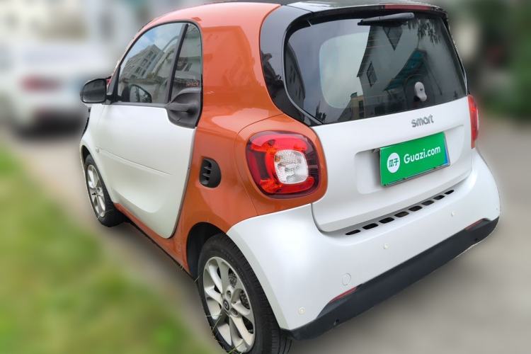 Used smart fortwo 2015 1.0L 52 kW hardtop Dynamic version Rear Left 45 Deg