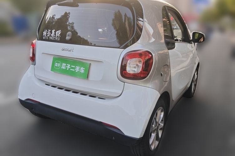 Used smart fortwo 2015 1.0L 52 kW hardtop Dynamic version Rear Right 45 Deg