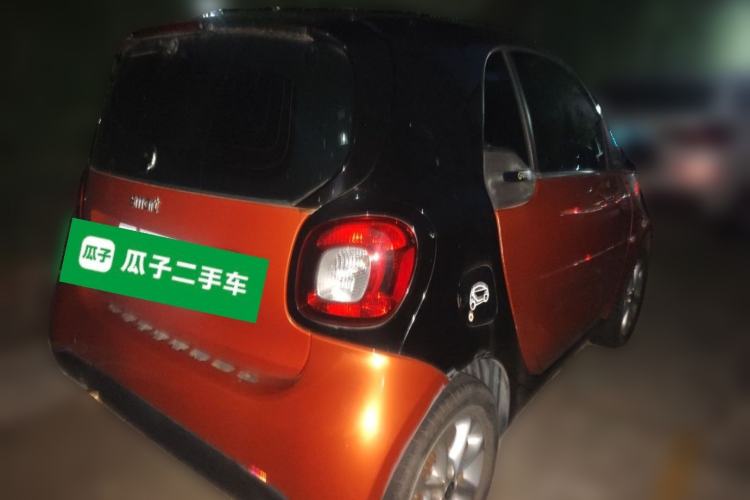 Used smart fortwo 2015 1.0L 52 kW hardtop Dynamic version Rear Right 45 Deg