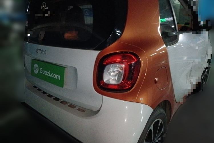 Used smart fortwo 2015 1.0L 52 kW Hardtop Passion Edition Rear Right 45 Deg