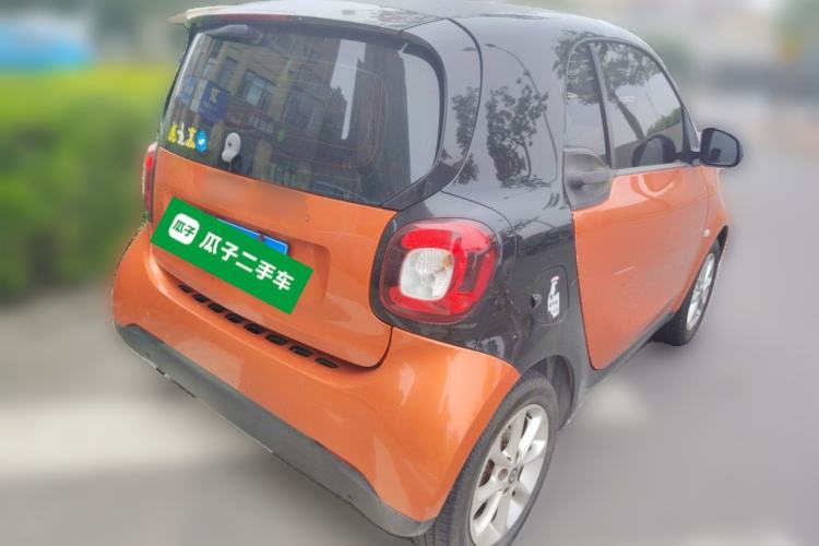 Used smart fortwo 2015 1.0L 52 kW hardtop Dynamic version Rear Right 45 Deg
