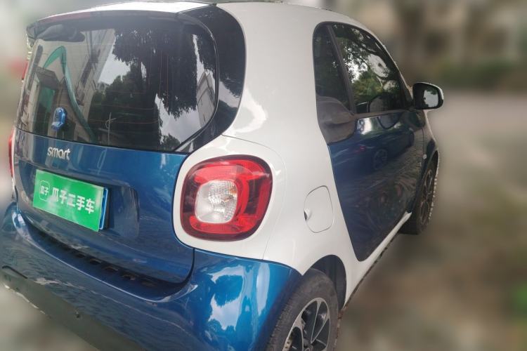 Used smart fortwo 2015 1.0L 52 kW Hardtop Passion Edition Rear Right 45 Deg