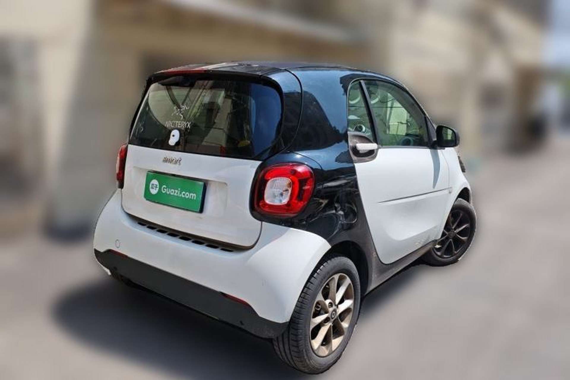 Used smart fortwo 2015 1.0L 52 kW hardtop Dynamic version Rear Right 45 Deg