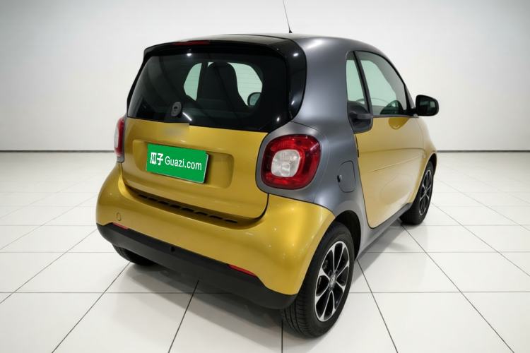 Used smart fortwo 2015 1.0L 52 kW Hardtop Passion Edition Rear Right 45 Deg