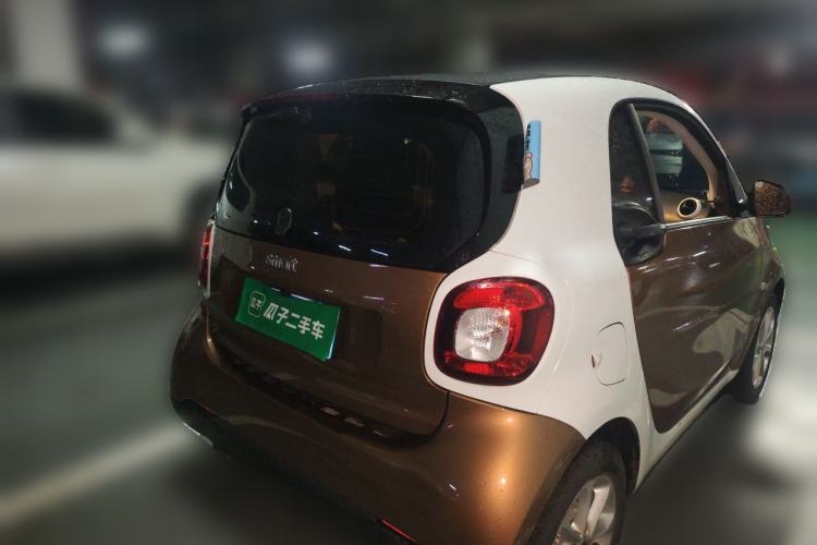 Used smart fortwo 2015 1.0L 52 kW hardtop Dynamic version Rear Right 45 Deg