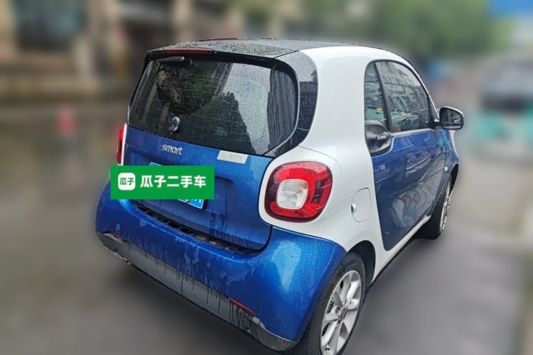 Used smart fortwo 2015 1.0L 52 kW hardtop Dynamic version Rear Right 45 Deg