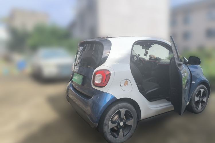 Used smart fortwo 2015 1.0L 52 kW Hardtop Passion Edition Rear Right 45 Deg
