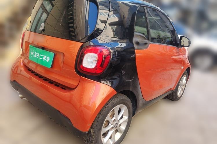 Used smart fortwo 2015 1.0L 52 kW hardtop Dynamic version Rear Right 45 Deg