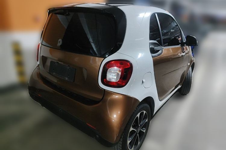 Used smart fortwo 2015 1.0L 52 kW Hardtop Passion Edition Rear Right 45 Deg