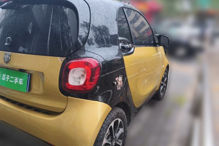 Used smart fortwo 2015 1.0L 52 kW Hardtop Passion Edition Rear Right 45 Deg