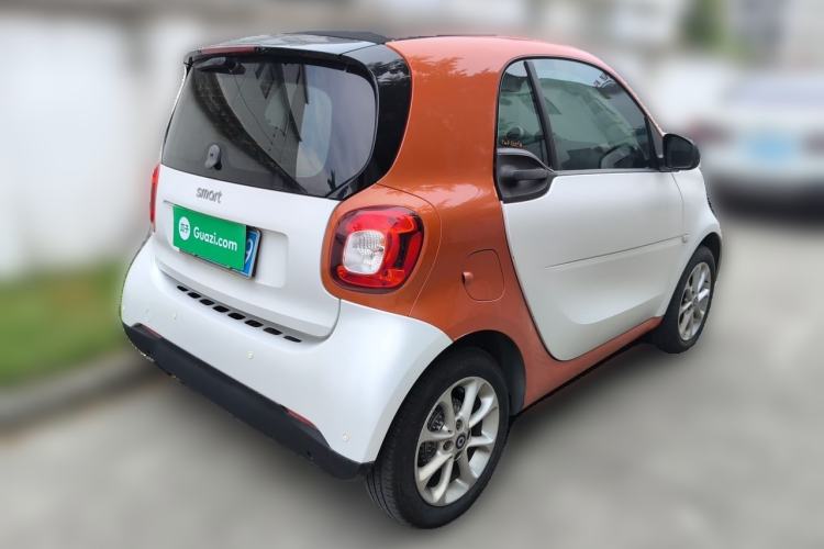 Used smart fortwo 2015 1.0L 52 kW hardtop Dynamic version Rear Right 45 Deg