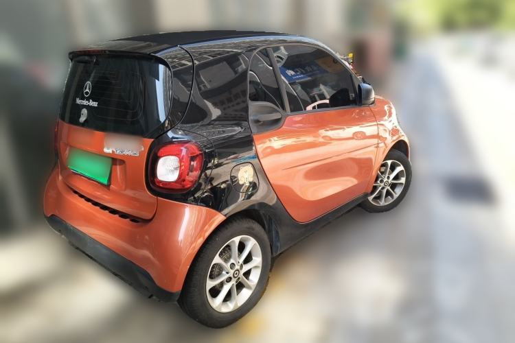 Used smart fortwo 2015 1.0L 52 kW hardtop Dynamic version Rear Right 45 Deg
