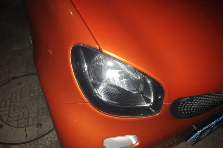 Used smart fortwo 2015 1.0L 52 kW hardtop Dynamic version Right Front Headlight