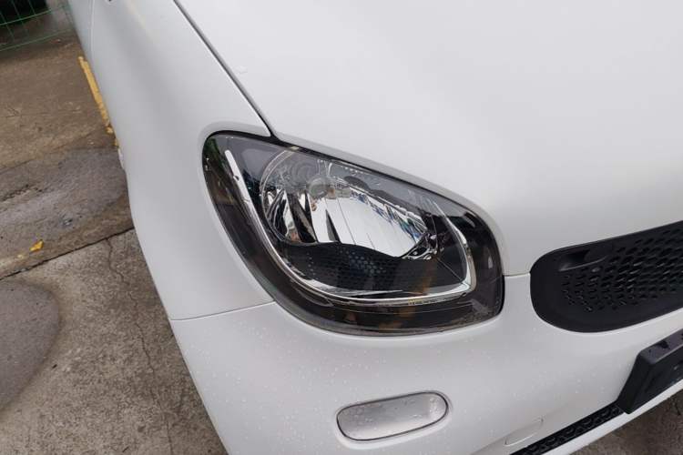 Used smart fortwo 2015 1.0L 52 kW hardtop Dynamic version Right Front Headlight