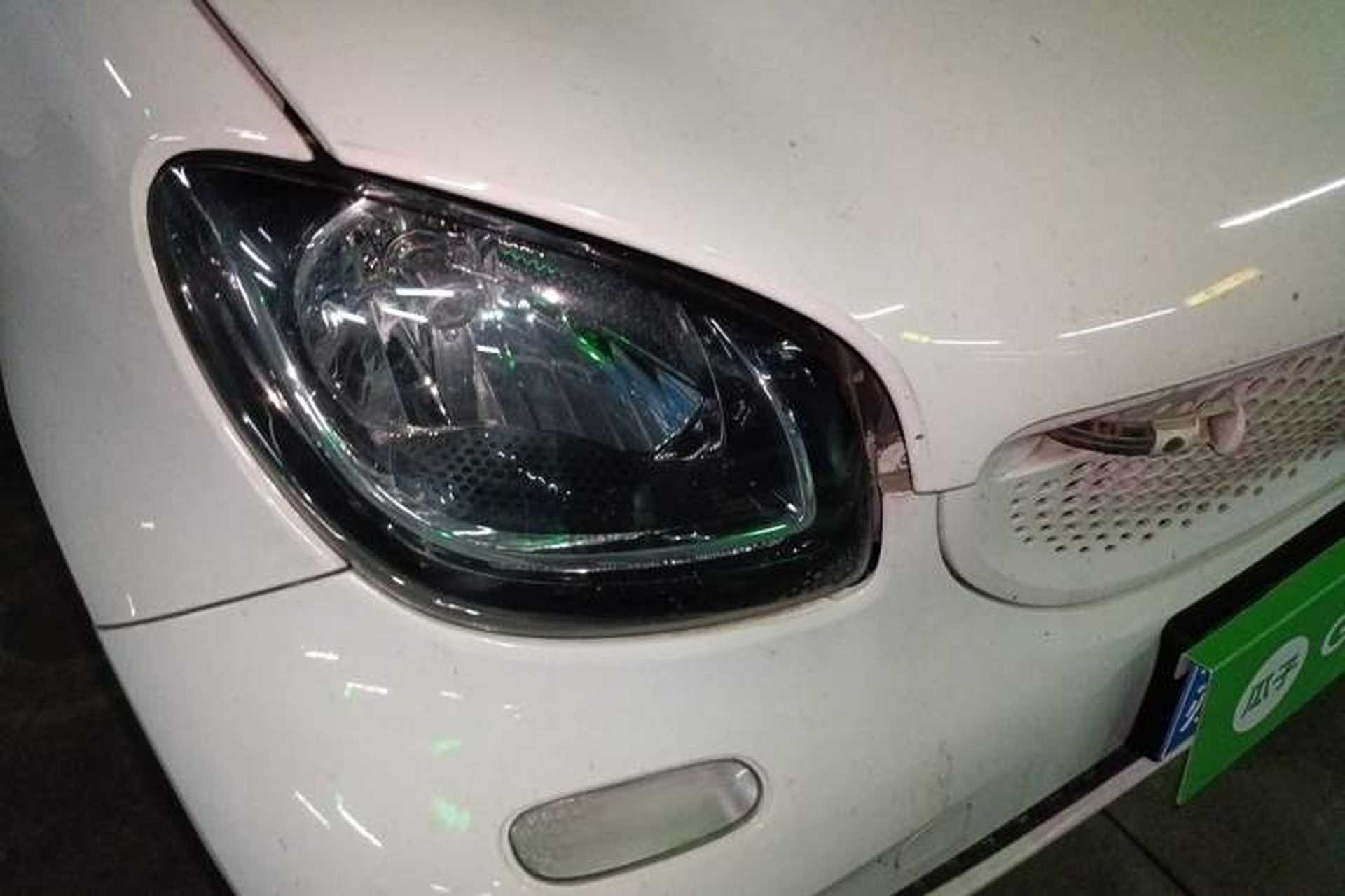 Used smart fortwo 2015 1.0L 52 kW Hardtop Passion Edition Right Front Headlight