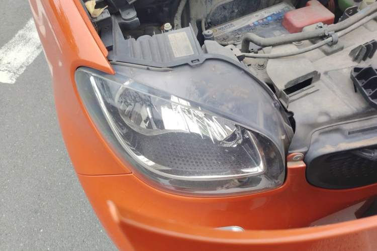Used smart fortwo 2015 1.0L 52 kW hardtop Dynamic version Right Front Headlight